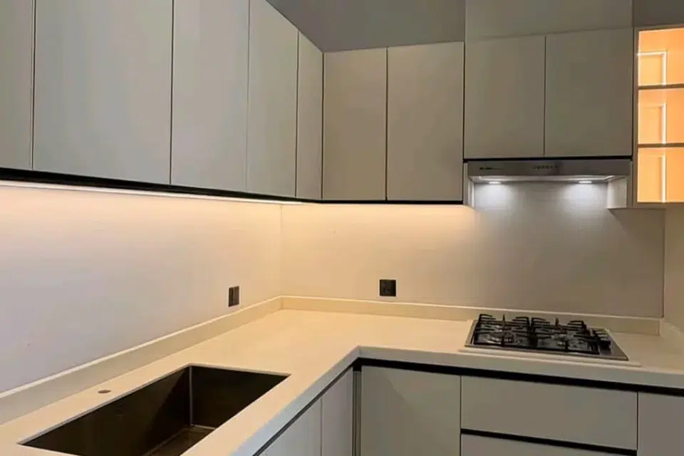 تفاصيل مطبخ مرتبطة بموضوع تصميم مطابخ الرياض في الرياض