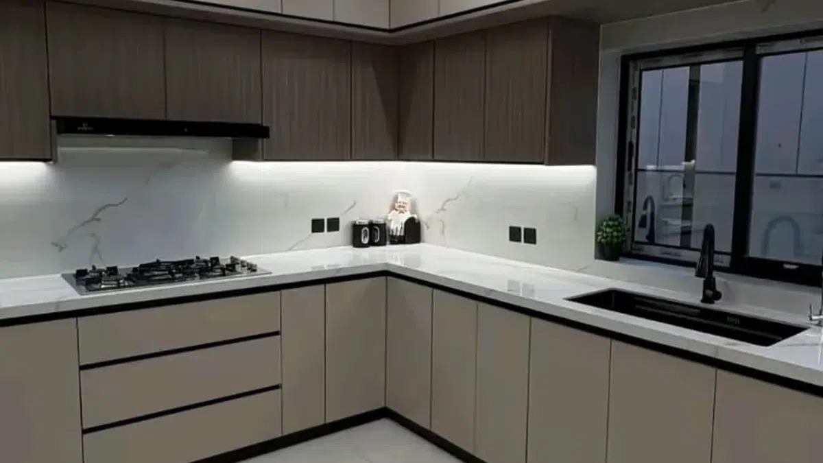 مطابخ أكريليك الرياض — صورة مطبخ توضيحية من أعمال مطابخ ترند في الرياض